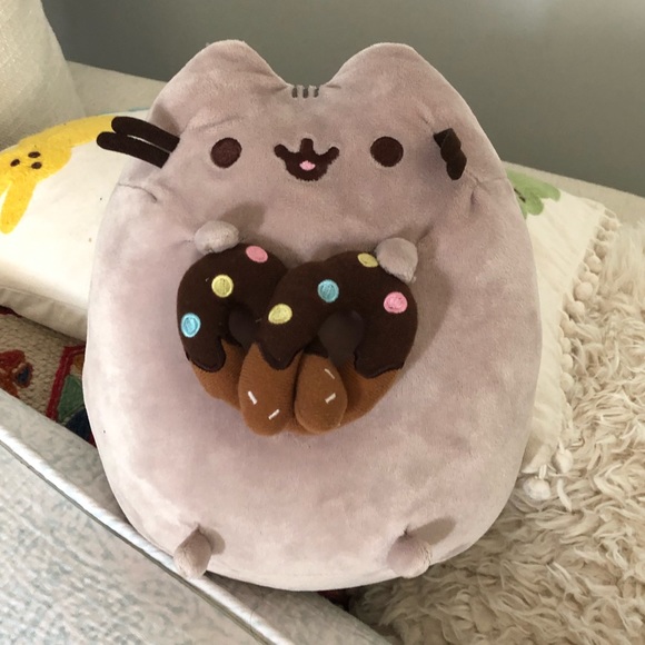 pusheen pretzel